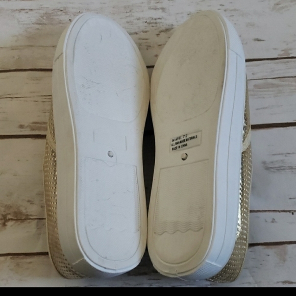 Qupid Reba gold perforated slip on sneakers - Picture 7 of 9